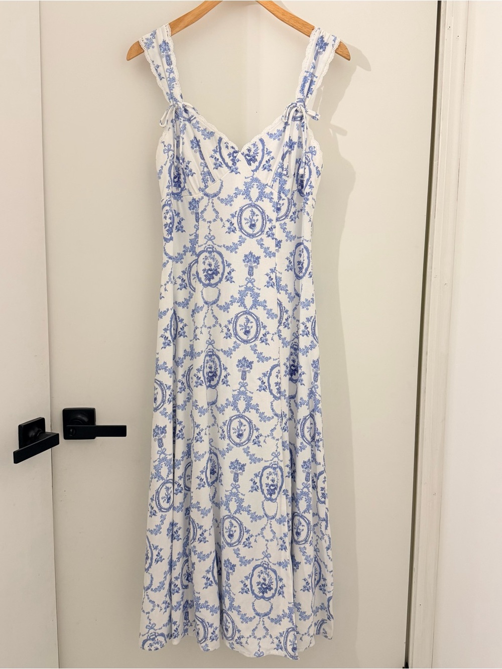 NWT Francesca's Blue & White Midi Dress with Blue Toile Print Size S